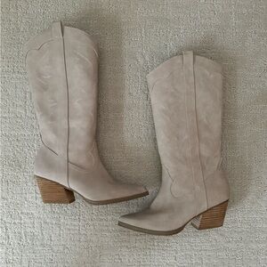 DV Dolce Vita Women’s Kindred Cowboy Boot